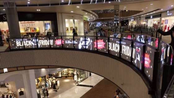 ガラスフェンスLEDビジョン